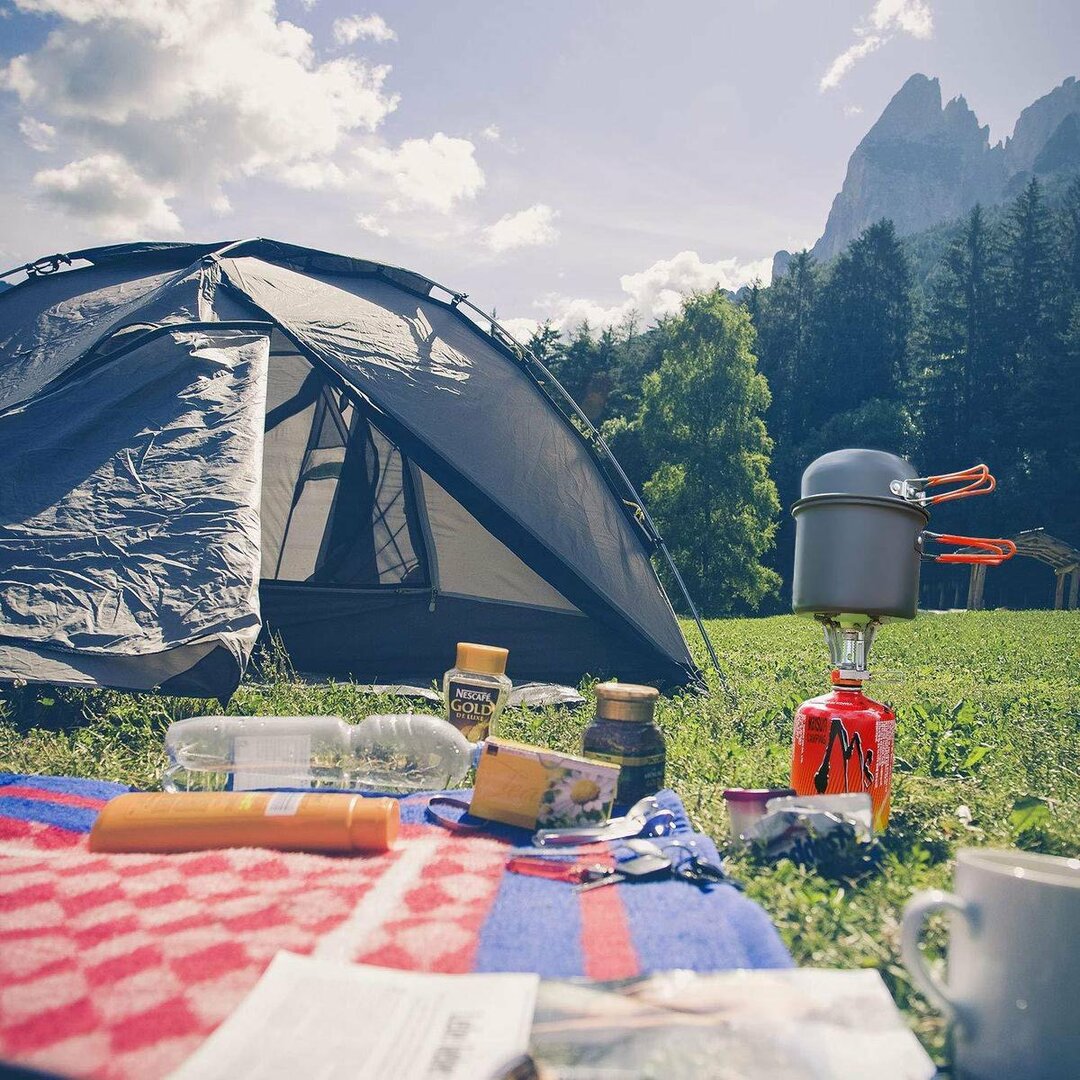 Trekking kampeervuur met automatische ontsteking en opbergdoos