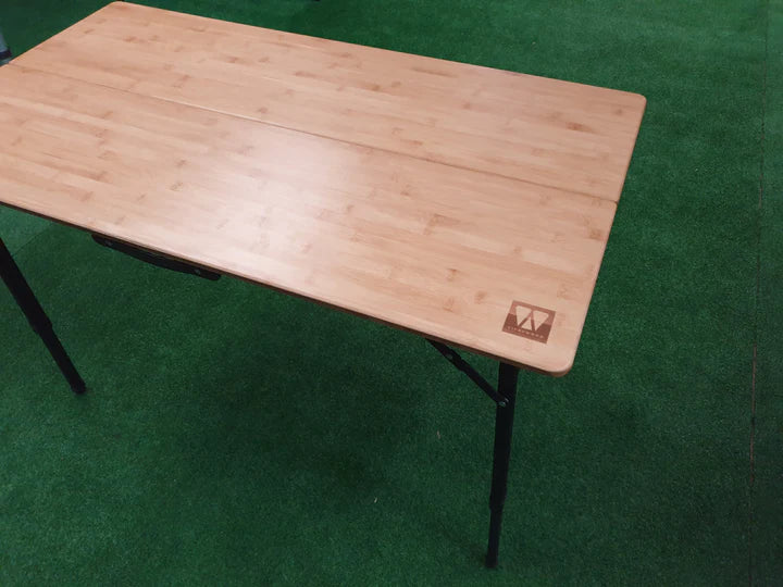 Vickywood kampeertafel van bamboo en aluminium