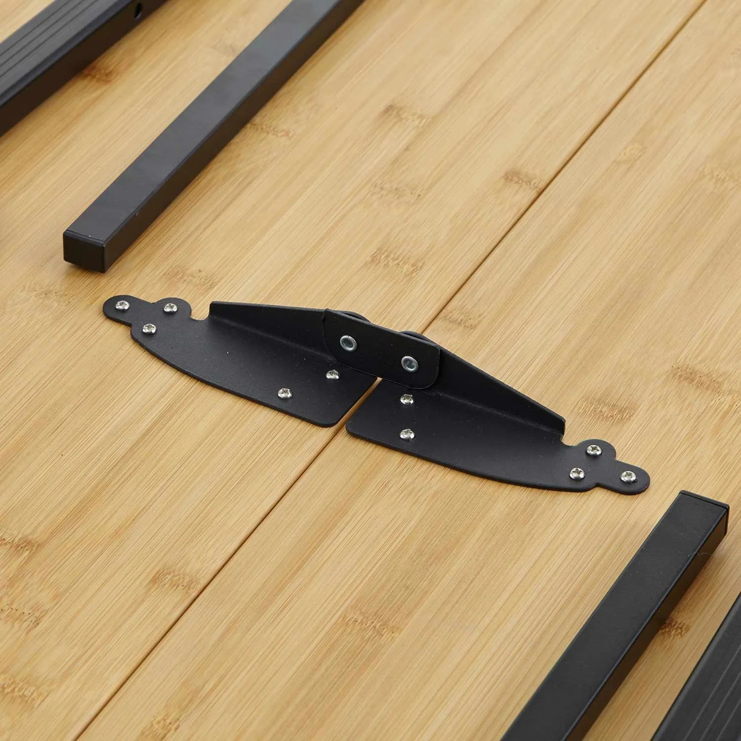 Vickywood kampeertafel van bamboo en aluminium