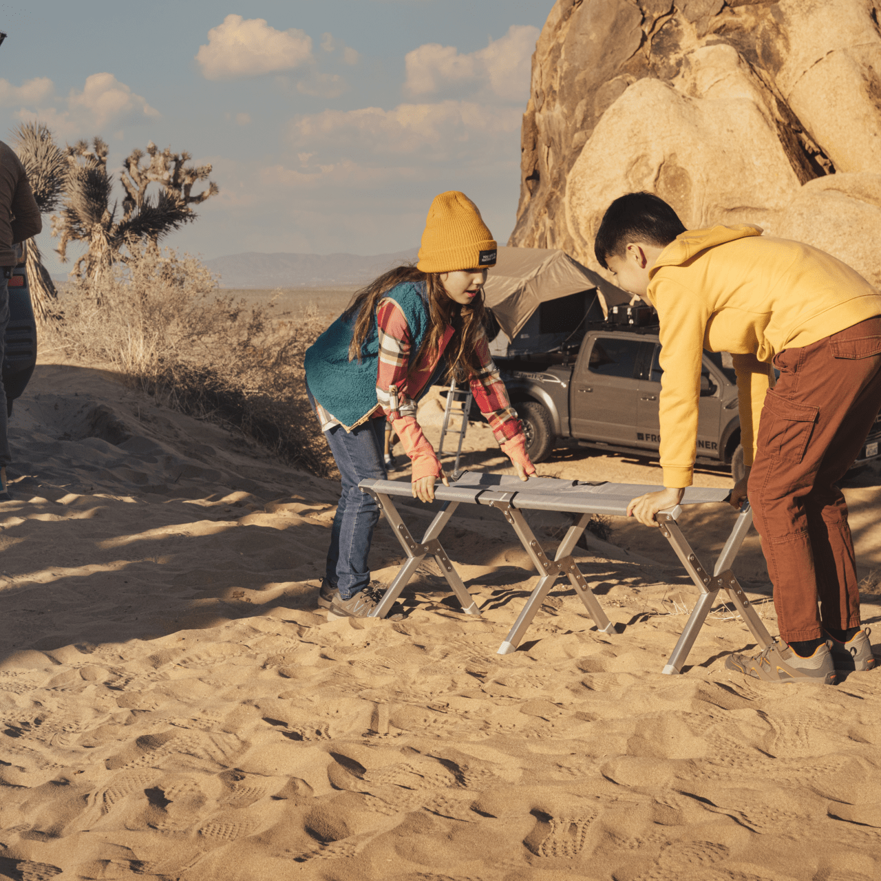 Dometic GO compact camp bench